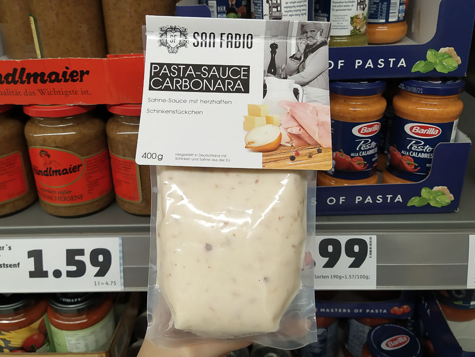 Pasta pronta nei supermercati tedeschi: carbonara con prosciutto e cipolla