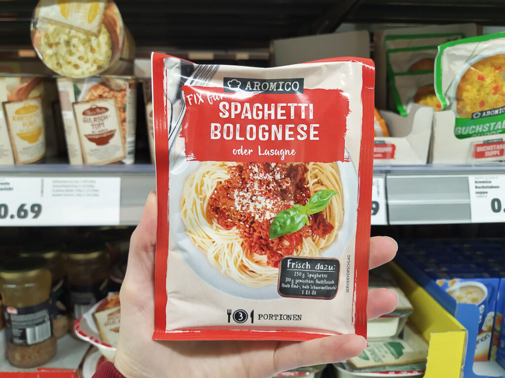 Pasta pronta nei supermercati tedeschi: spaghetti bolognese