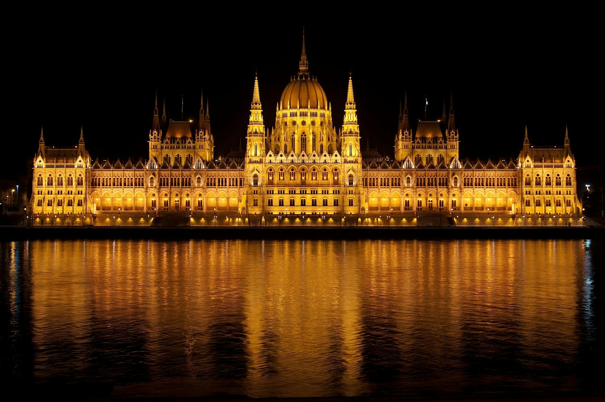 Castello di Budapest visto dal Danubio